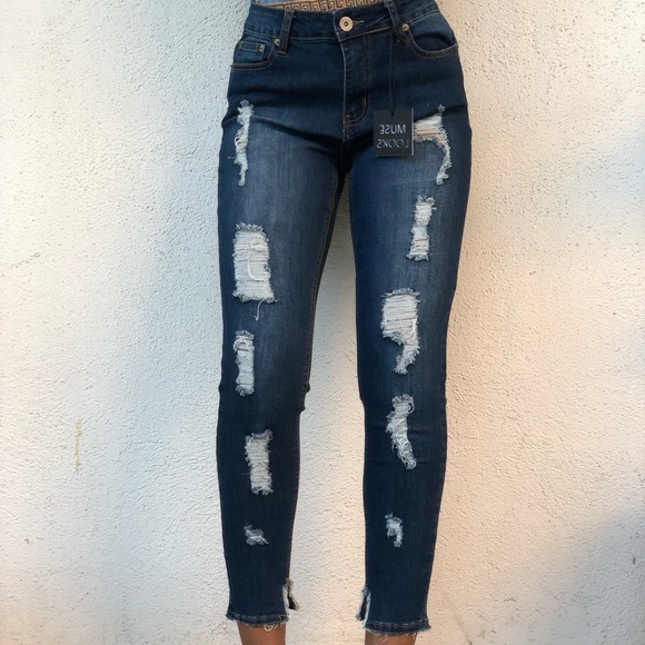 Mid Rise Jeans 🌹 - Picture 6 of 8